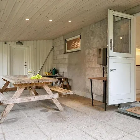 Awesome In Vaeggerlose With Kitchen Holiday home *
