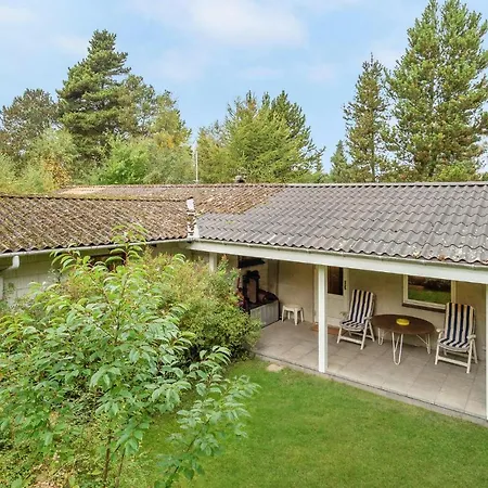 Awesome In Vaeggerlose With Kitchen Holiday home